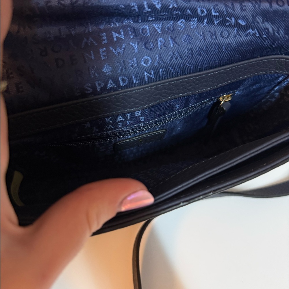 Kate Spade Navy “Set in Stone” Crossbody Bag with matching wallet - Picture 9 of 12